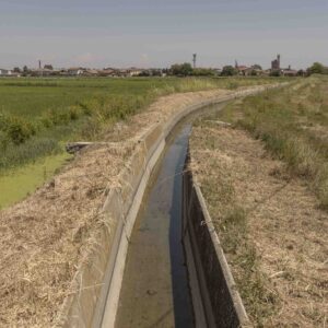 VESPOLATE (NO), ITALY - JULY 15

One of the pipes that brought water to the fields. It is now practically dry. 

Photo by Davide Bertuccio for The Washington Post